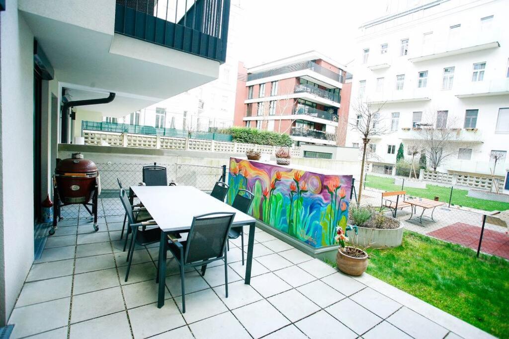 Top Central Apartment On Karlsplatz Wien Eksteriør bilde